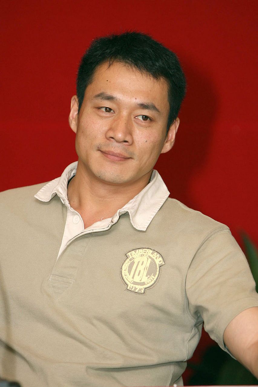 丁海峰演技特好,大多演的正能量的戏,很有原则的,没有被潘金莲给勾走