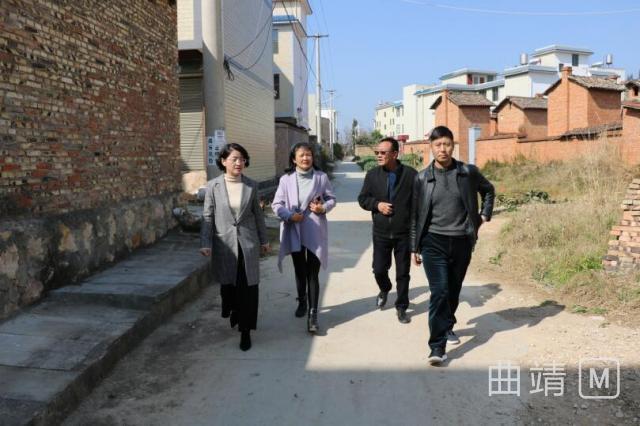 1月25日,副区长刘冬梅带领慰问组到金龙街道走访慰问特困残疾人,向