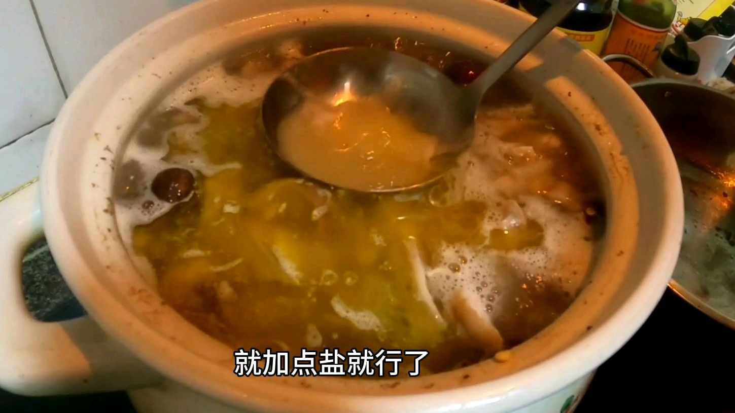 管它三七二十一,只要吃好就安逸,猪肚鸡汤推荐给大家