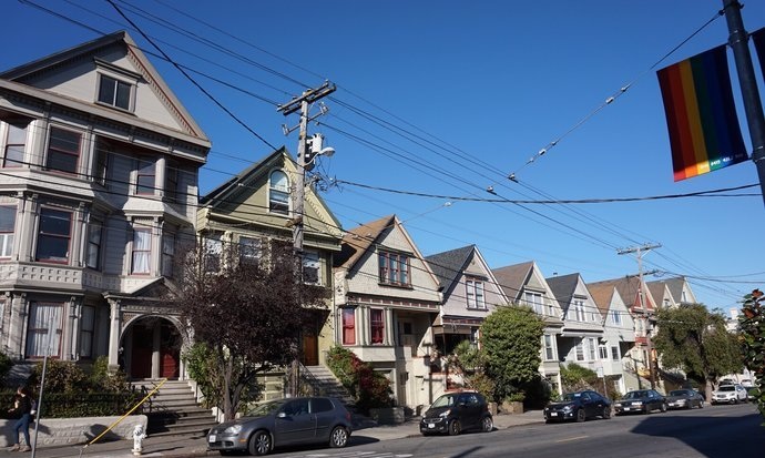 卡斯特罗街曾经是一块和发展绝缘的不毛之地,如今成为繁华闹市