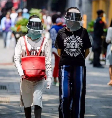 夏天出门多"受罪"?全副武装都要出门,秀儿:亲妈都认不出自己