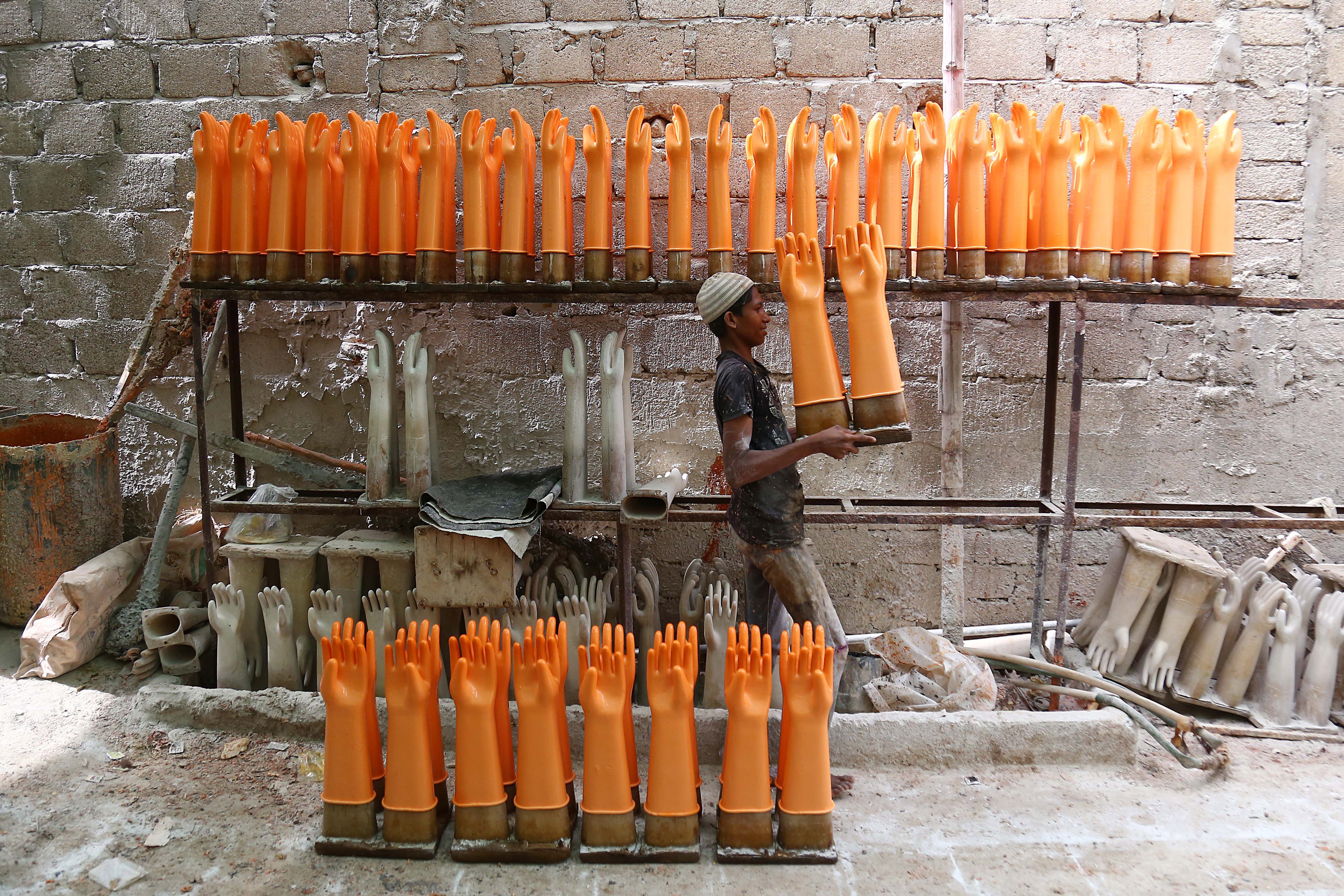 卡拉奇的橡胶手套工厂(2)