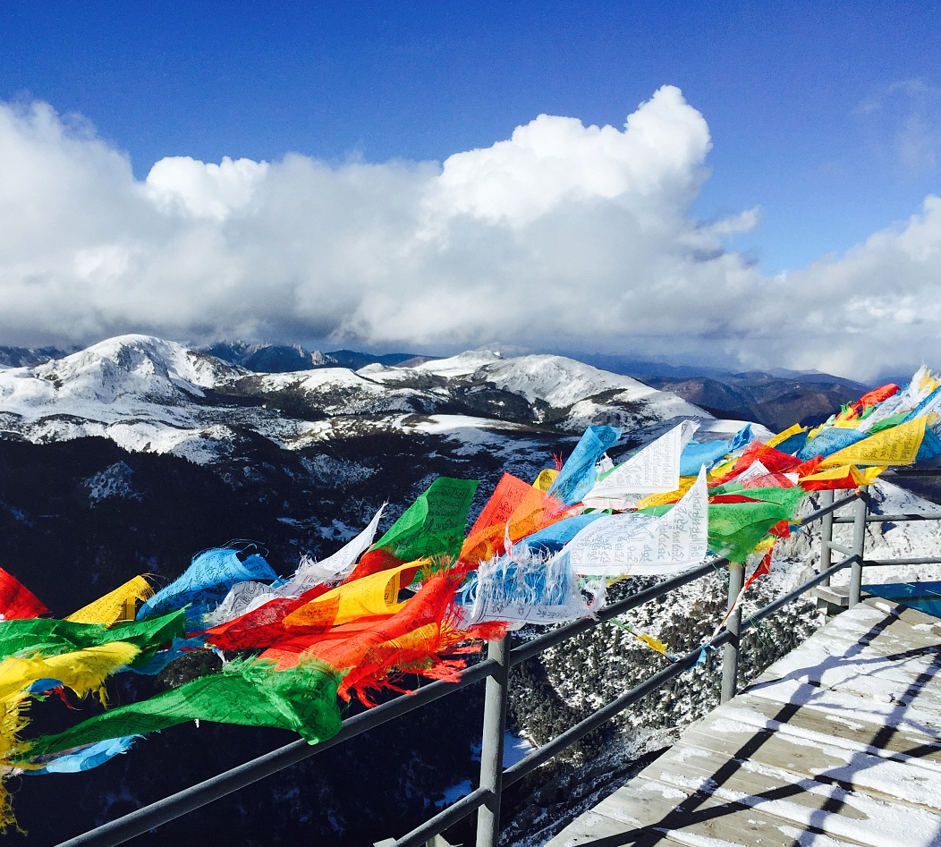 你还在傻乎乎去香格里拉,聪明人都直接去石卡雪山,雪景更美!