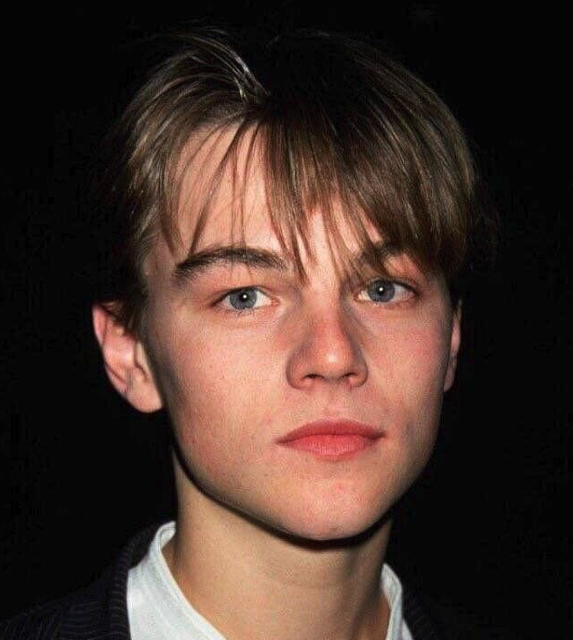 小李子重返颜值巅峰,为女友暴瘦40斤,网友:终于放下水枪了