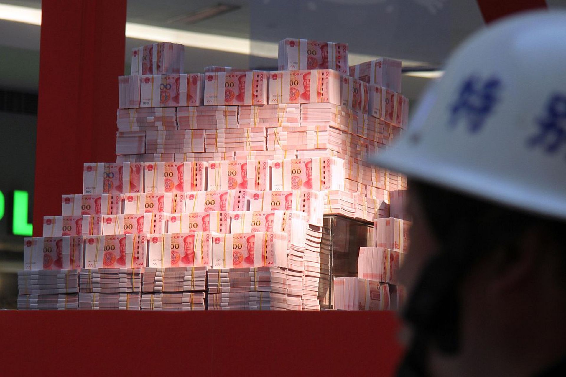 存款1000:房租交得起一个月. 3.存款3000:吃喝不愁,但要快找工作.