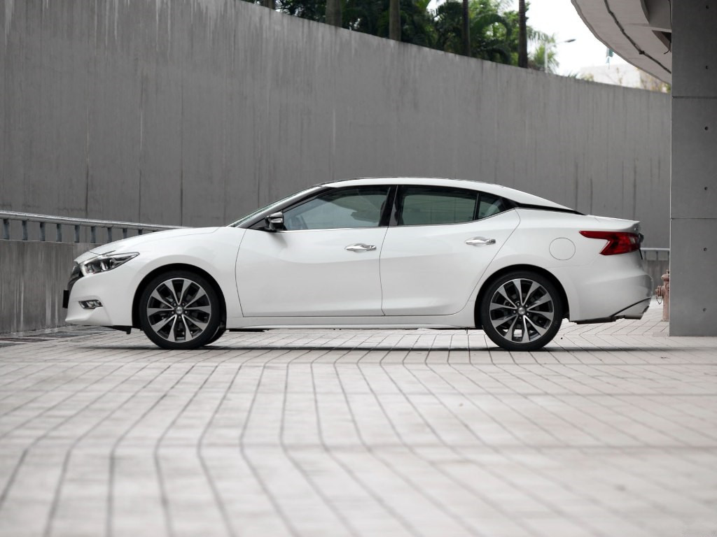 运动版天籁?日产西玛,月销7辆,配可靠的2.5自吸加cvt,卖23万