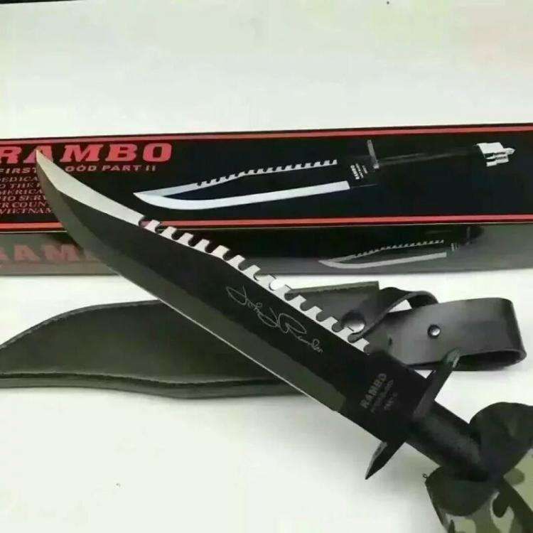 世界上最强壮的刀具之一,美国的兰博军刀!