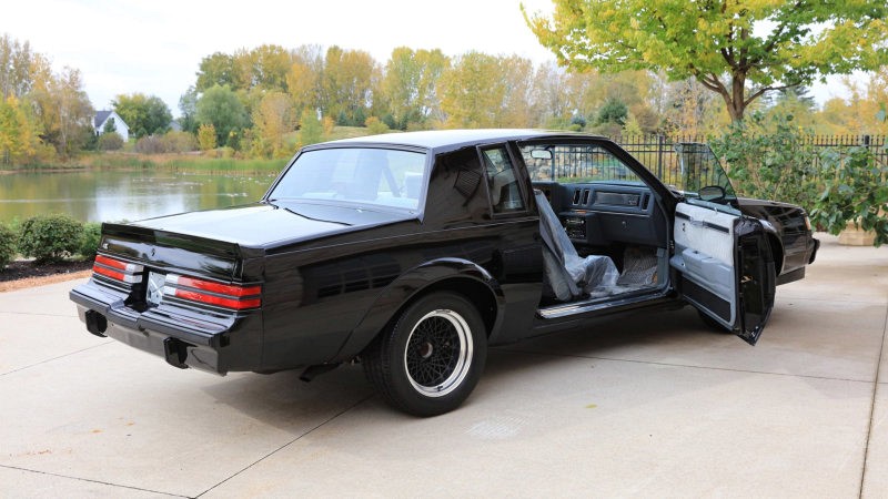 32年前的别克gnx你会买吗,它只跑了8.5英里