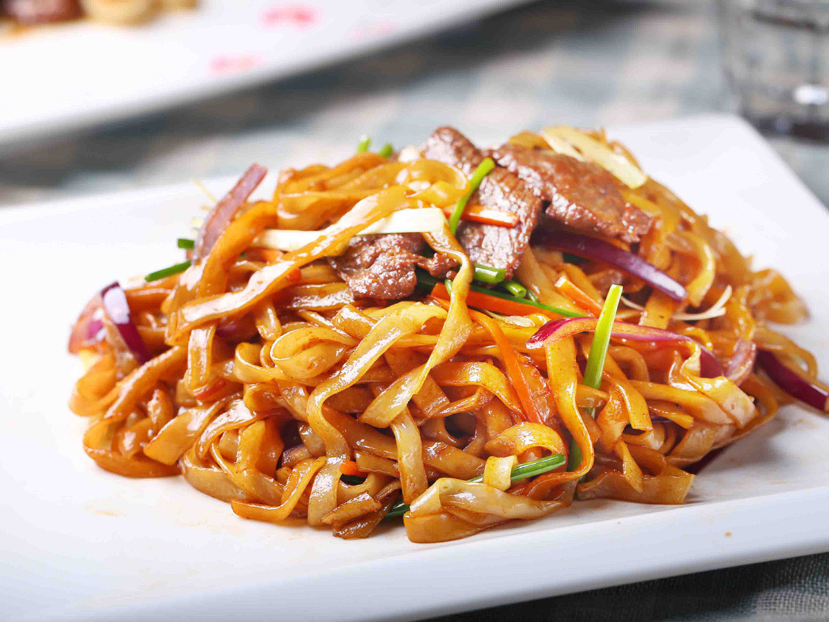 南宁的老友炒粉,味道和别的炒粉都不一样,特有的酸辣,还伴有豆豉的