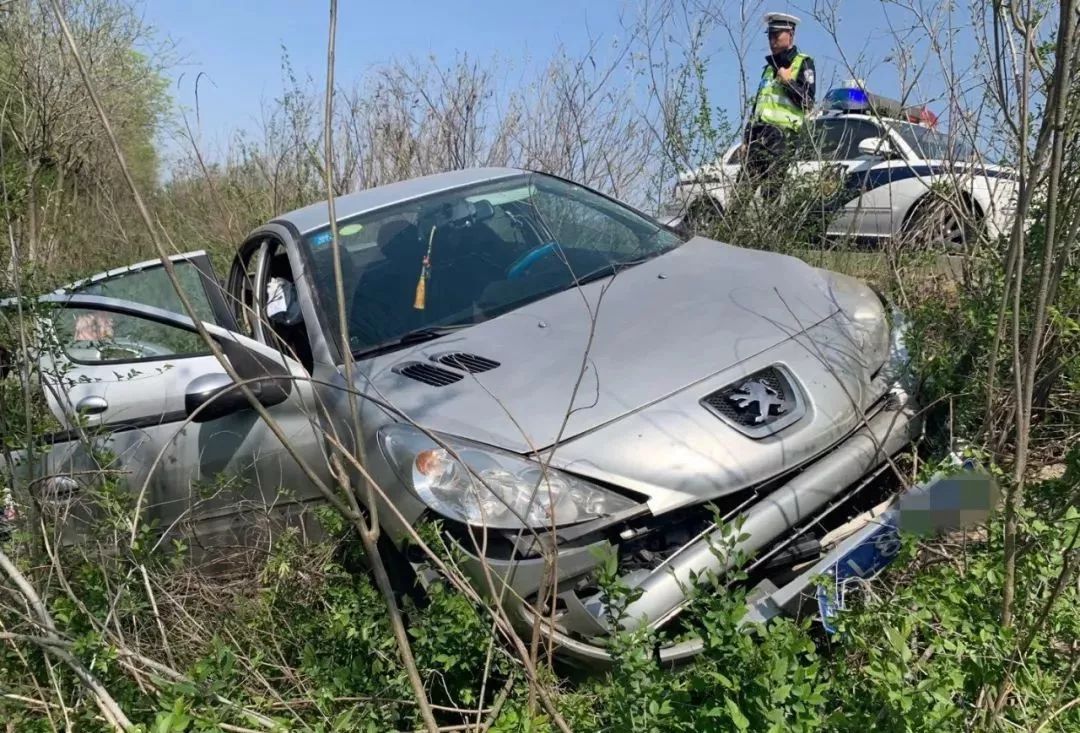 「现场图」五一假期,荣乌高速发生多起追尾事故,返程高峰这些事一定要