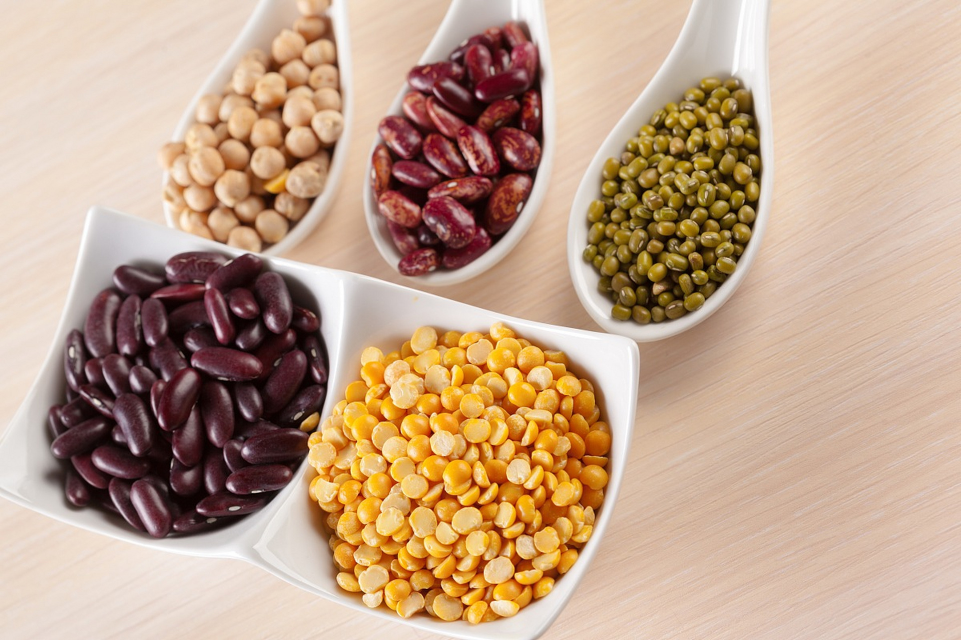 此外,杂豆还含有膳食纤维,b族维生素,钾,镁等矿物质.