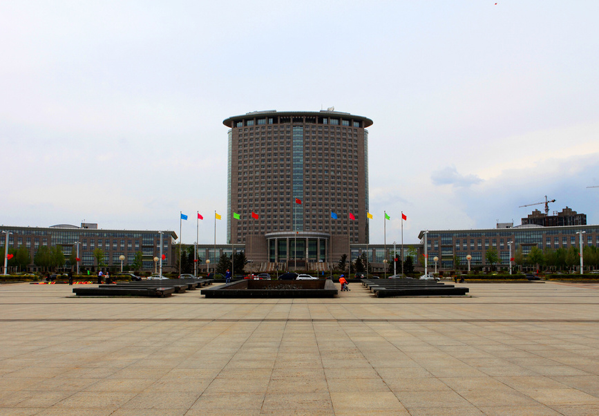 黑龙江各市政府大楼,哈尔滨漂亮大气,双鸭山朴实低调