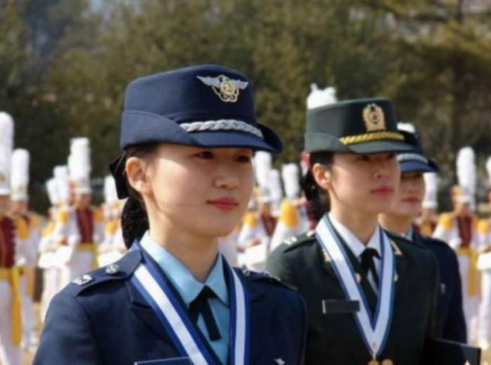 韩国陆军女兵图片