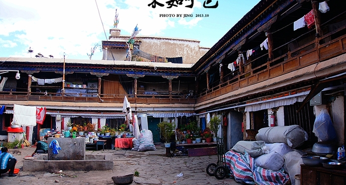 房子漂亮的岗巴夏寺,非常美丽的吞巴.