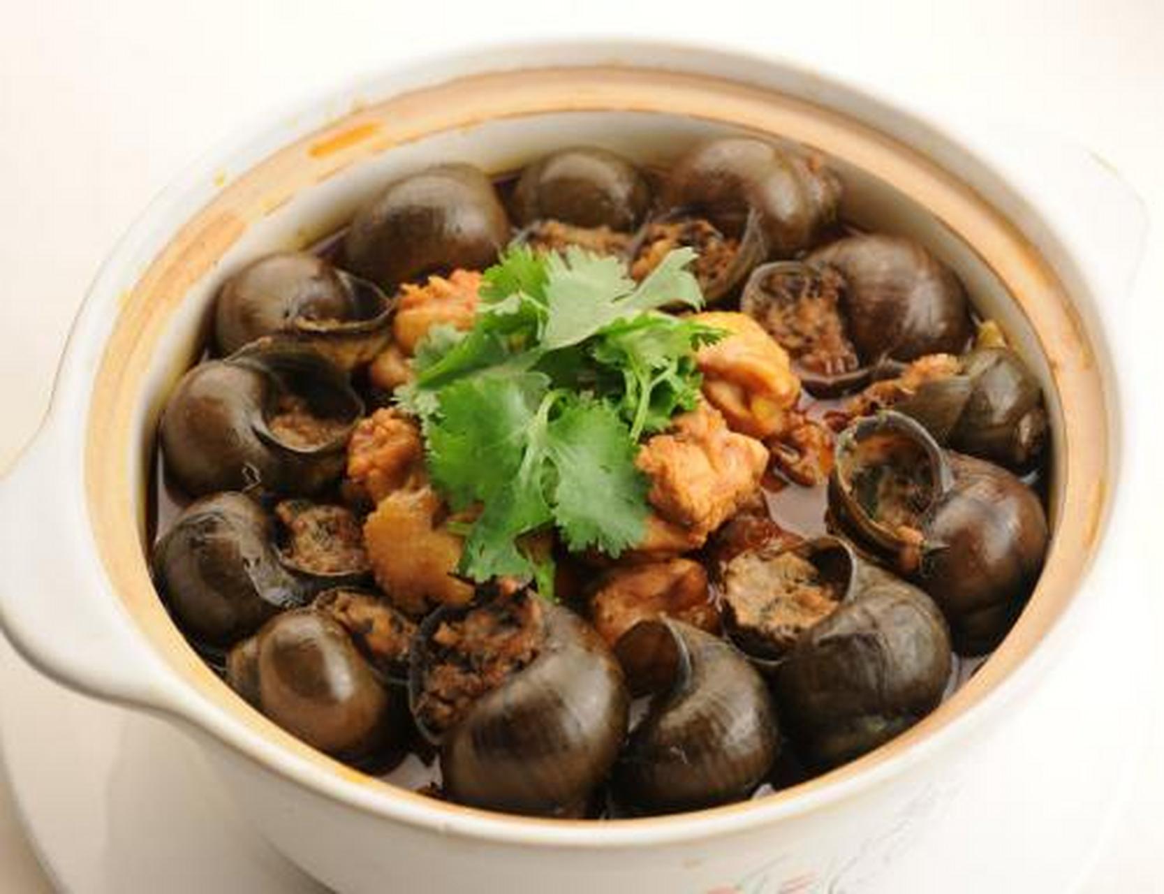 城市身边事#【上海美食】糟田螺:糟田螺是上海十大名吃中夜市必备的