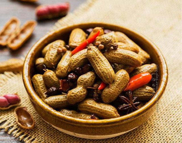 母亲做的咸水花生总是那么美味,留在记忆里的是浓浓的情