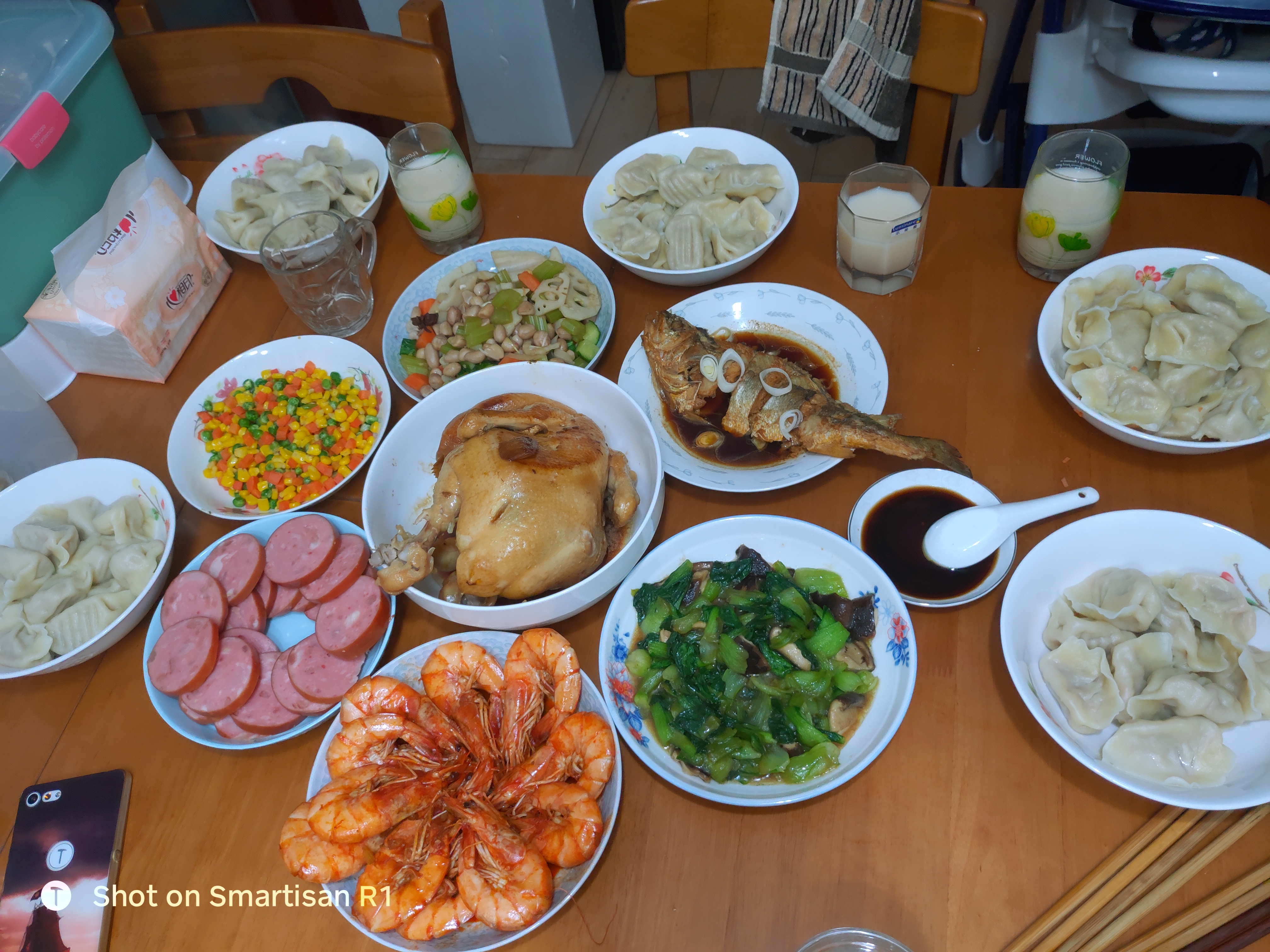 农村小情侣第一次在北京过年,饭菜再美也挡不住对家的思念