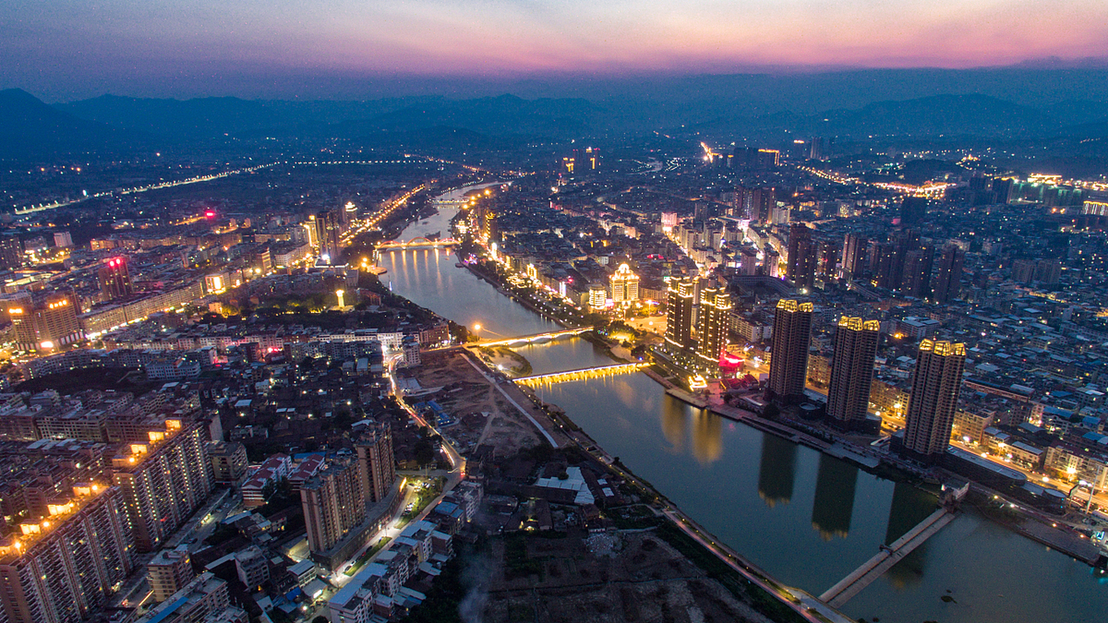 位于福建省的仙游县,以其独特的历史和风光绝佳的地理位置而闻名.