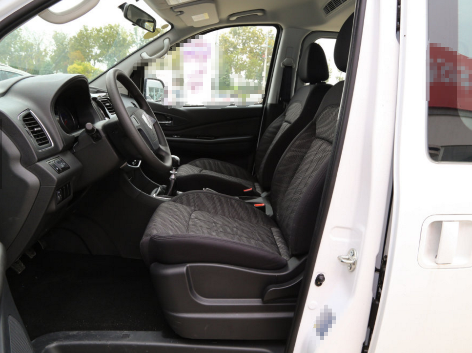 东风风行f600,霸气的外观诠释不怒自威的气质,开出去有面子!