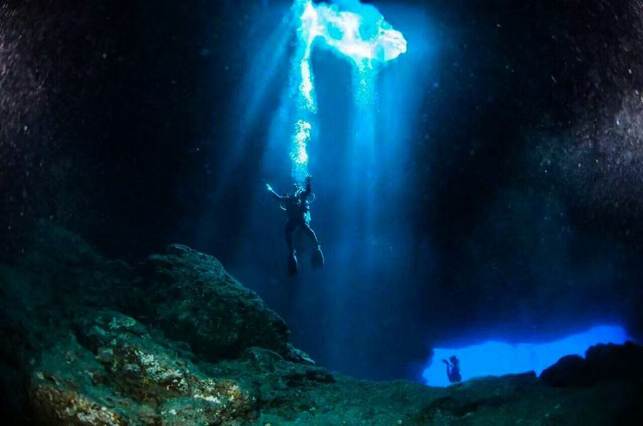 世界最深蓝洞位于我国,海下洞深300米,深邃蓝色充满神秘!