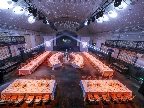 雅诗兰黛白金晚宴再掀奢宠护肤潮,携手天猫共迎超级品牌日