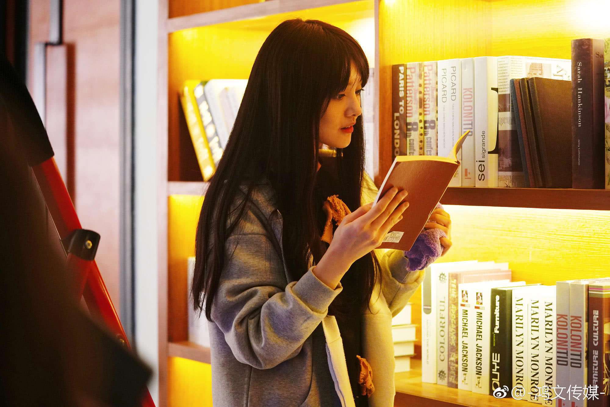 《我的保姆手册》:看ai少女郑爽的出街私服,解锁穿搭新姿势