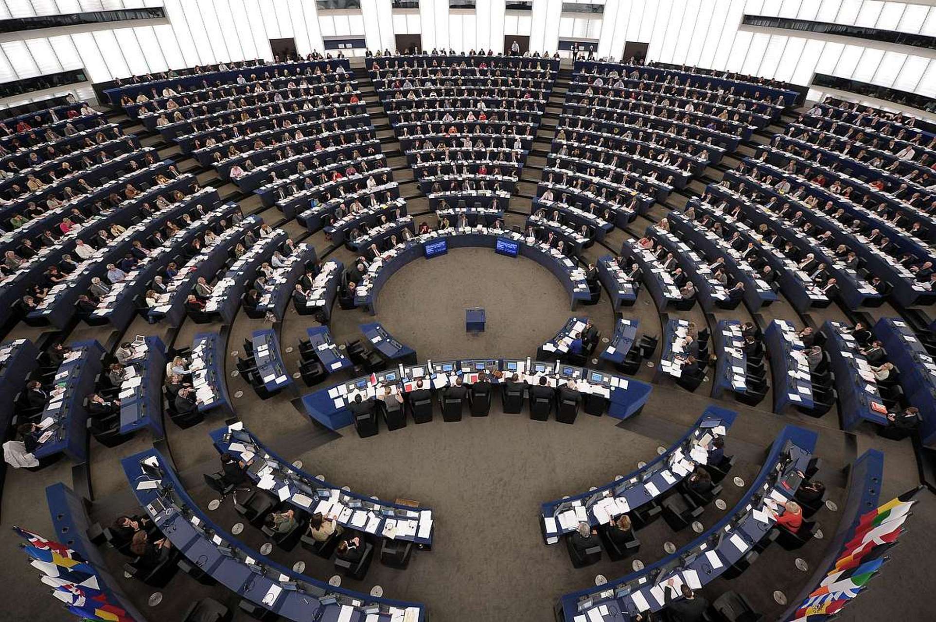 1971年10月25日,第26届联合国大会以76票对35票的压倒多数,通过了