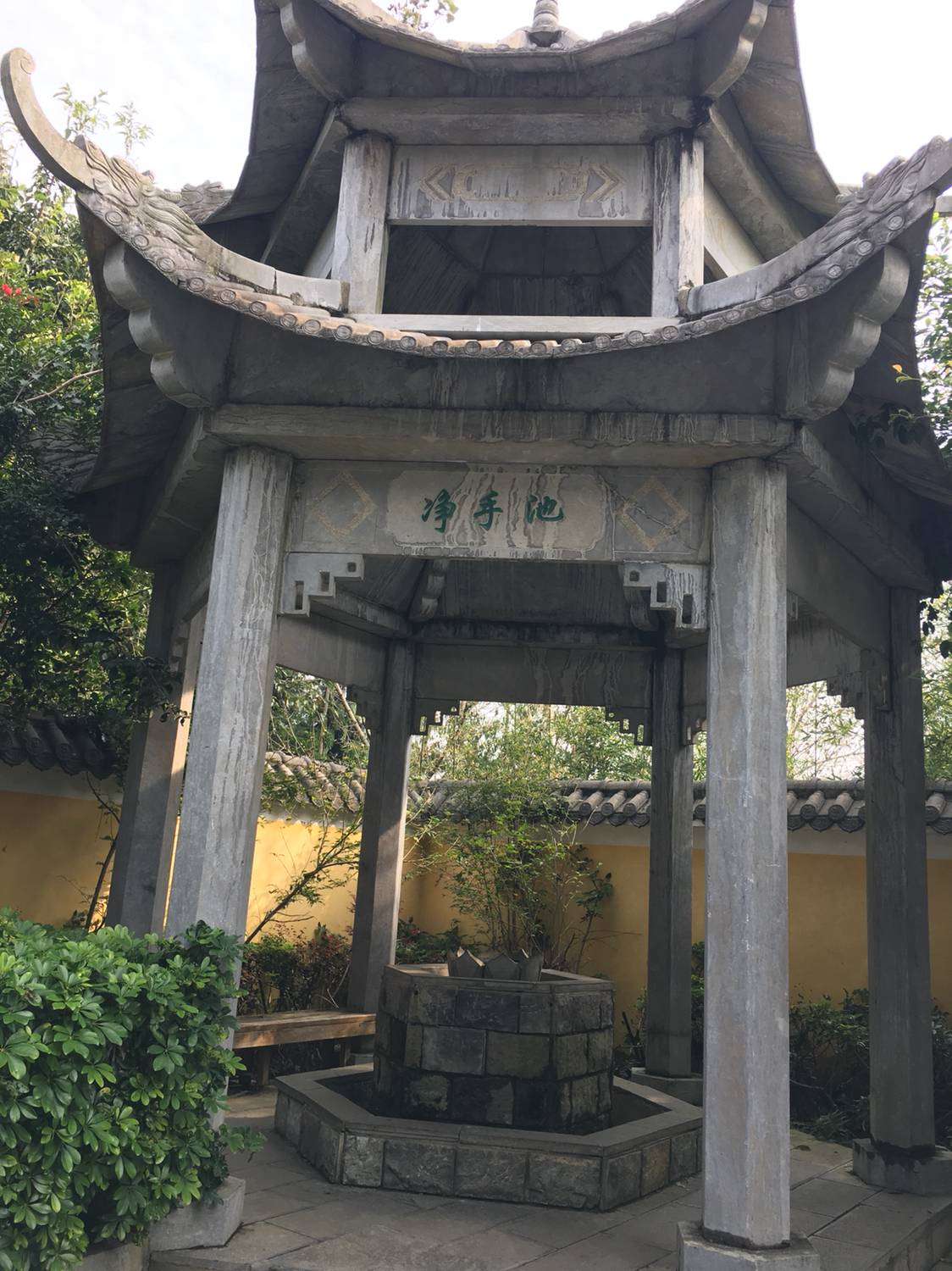 求佛还愿,贞丰双乳峰景区内的贞观寺