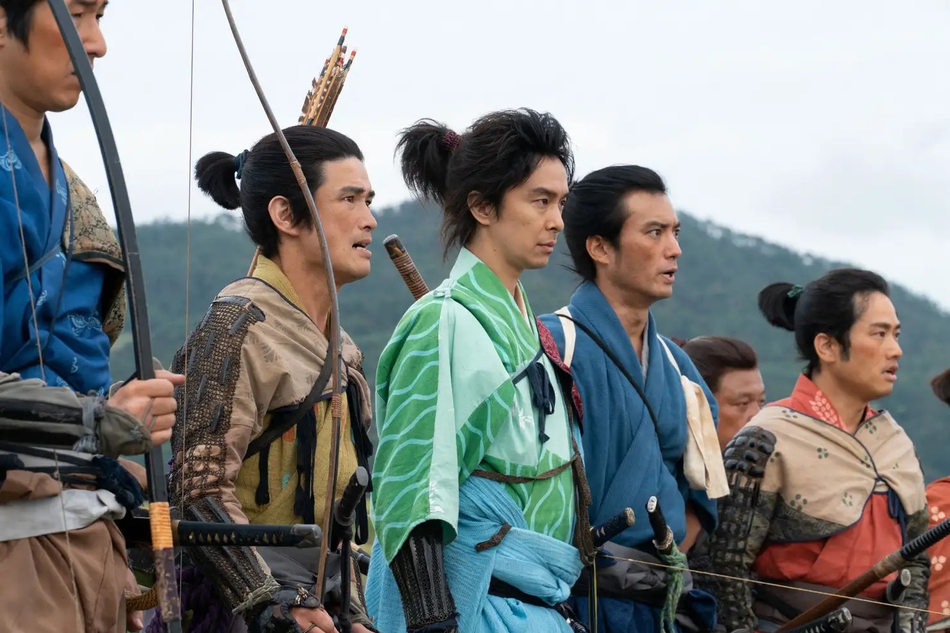 组图:《麒麟来了》公布首集剧照 长谷川博己持剑姿态潇洒