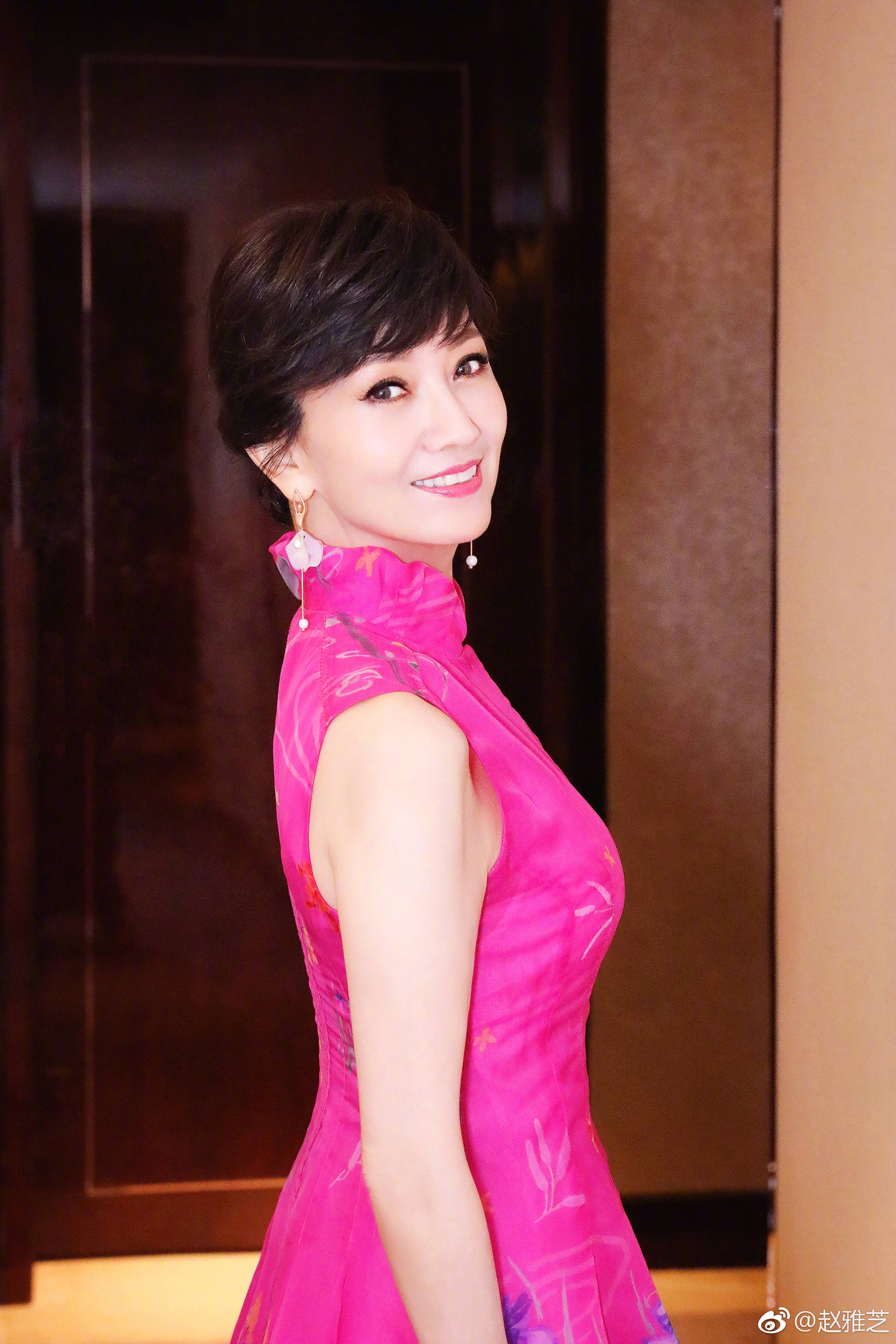 赵雅芝:美丽动人,粉色少女心爆棚!
