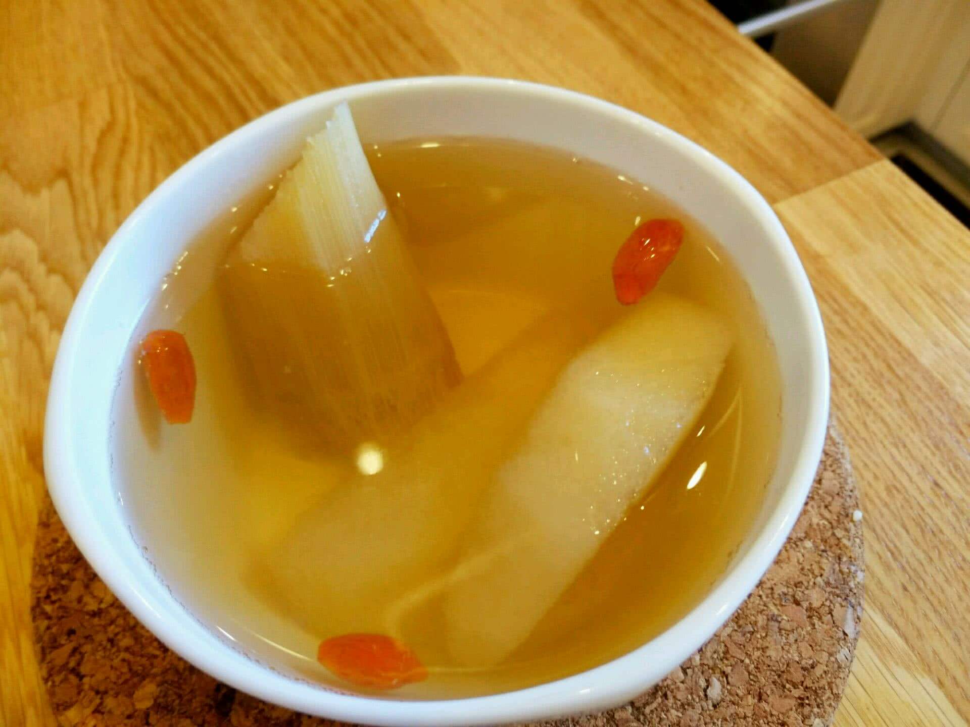 甘蔗好吃还润燥?和这种水果一起煮水喝,不仅润燥,还美容养颜