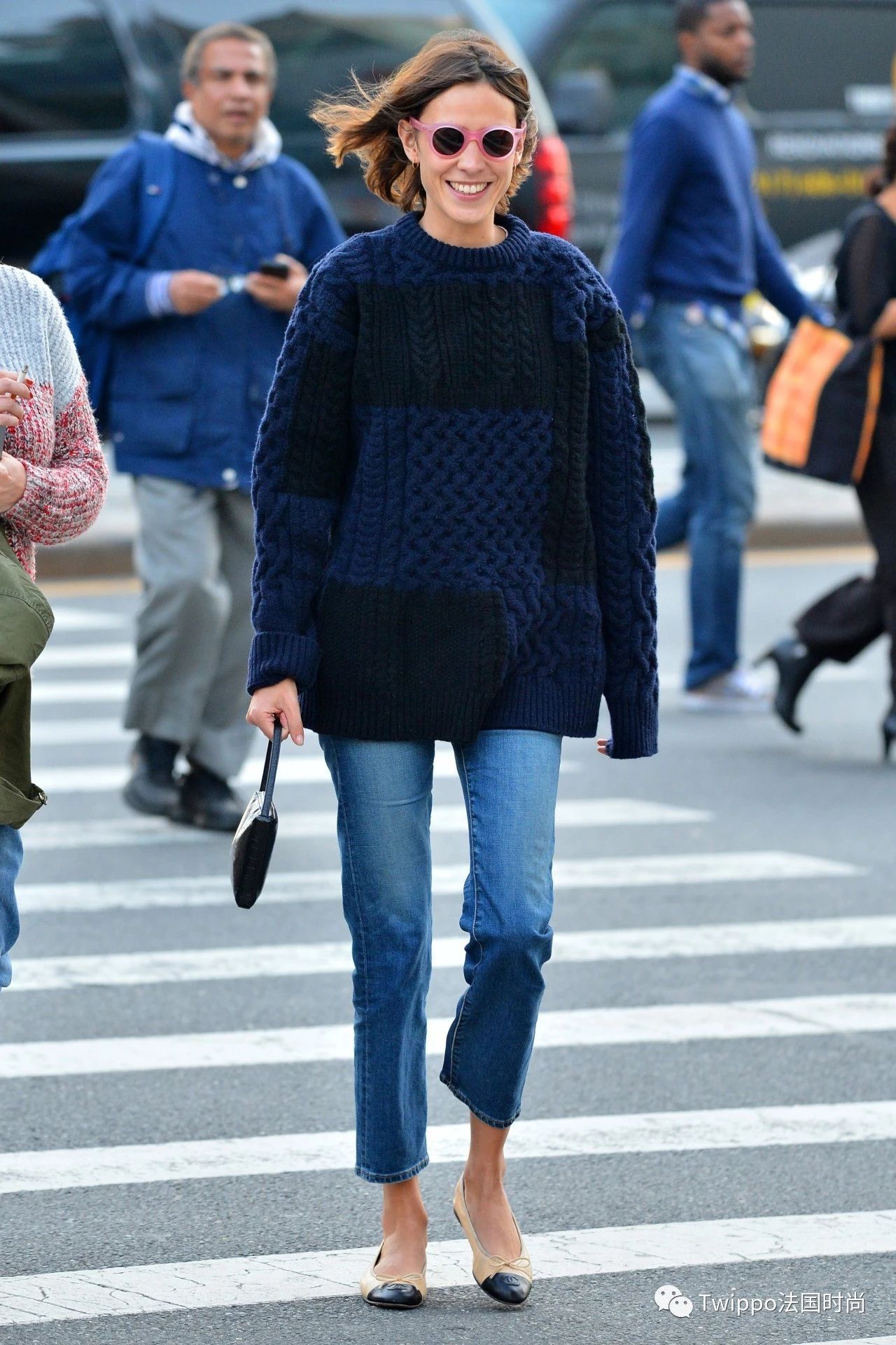 这个秋天穿好藏蓝色,既经典又冷门