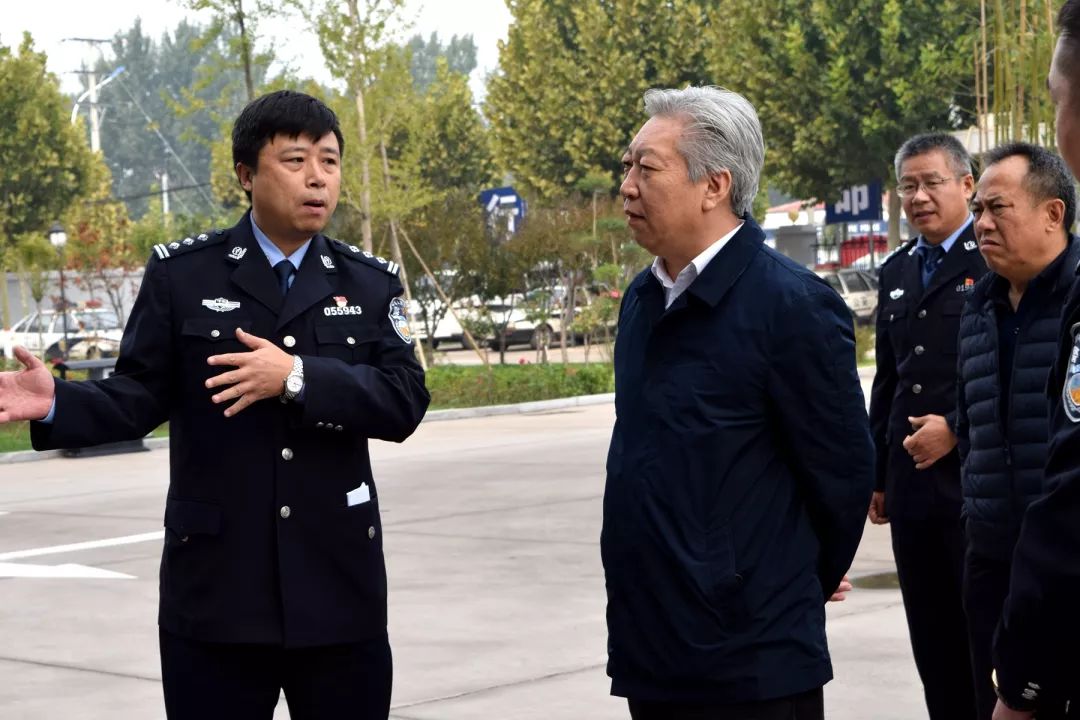 省厅党委委员,副厅长史贵中莅临成安县公安局检查指导工作