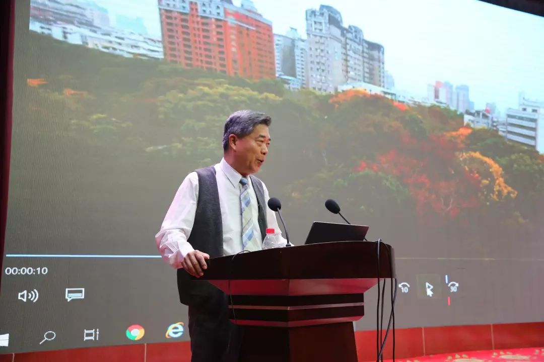 台湾"科学大咖"孙维新教授来青作科普报告