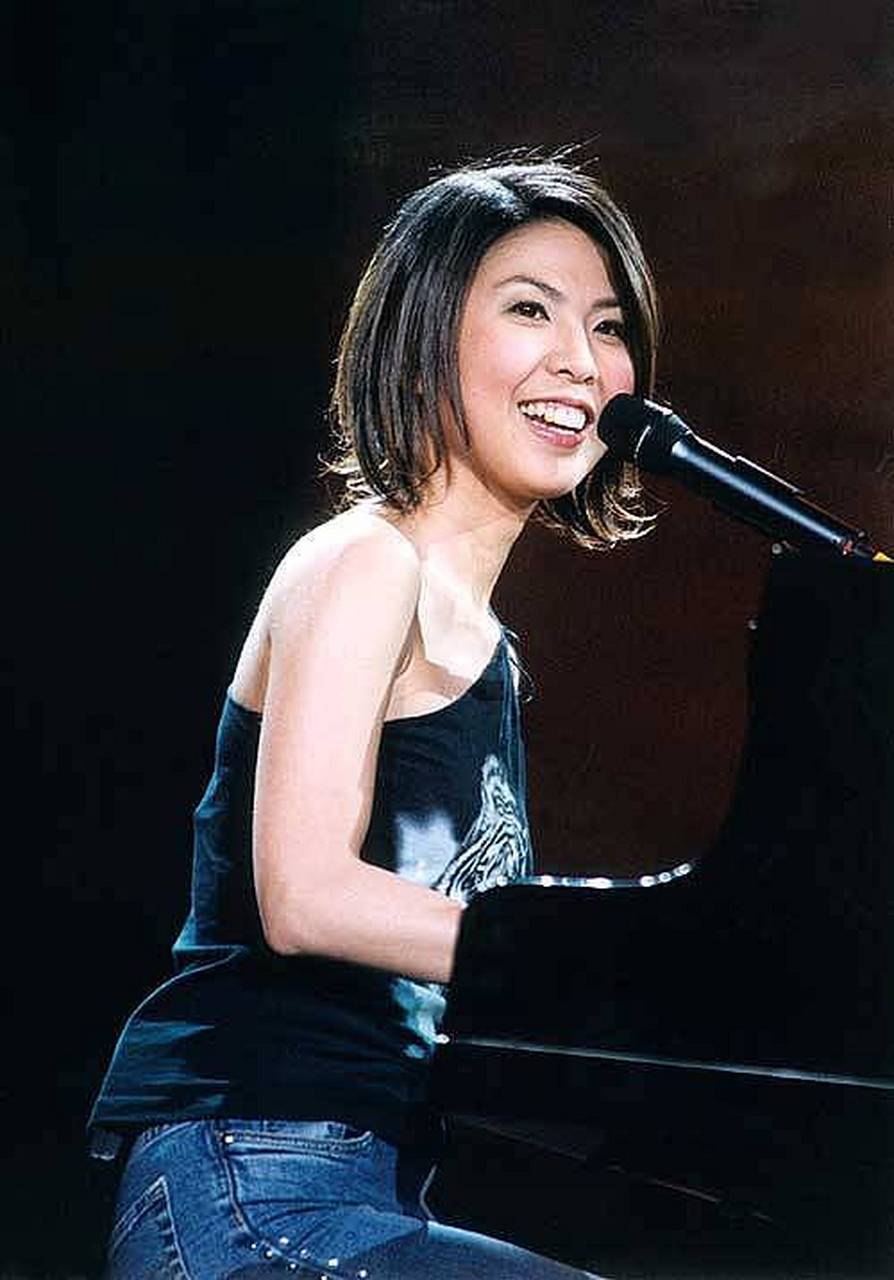 以来一直备受热爱和追捧,许多歌手也尝试过对这首歌曲的演绎和翻唱