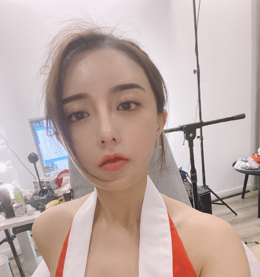 虎牙古阿扎黑料曝光后,又一女主播出事,为土豪粉丝定制视频!