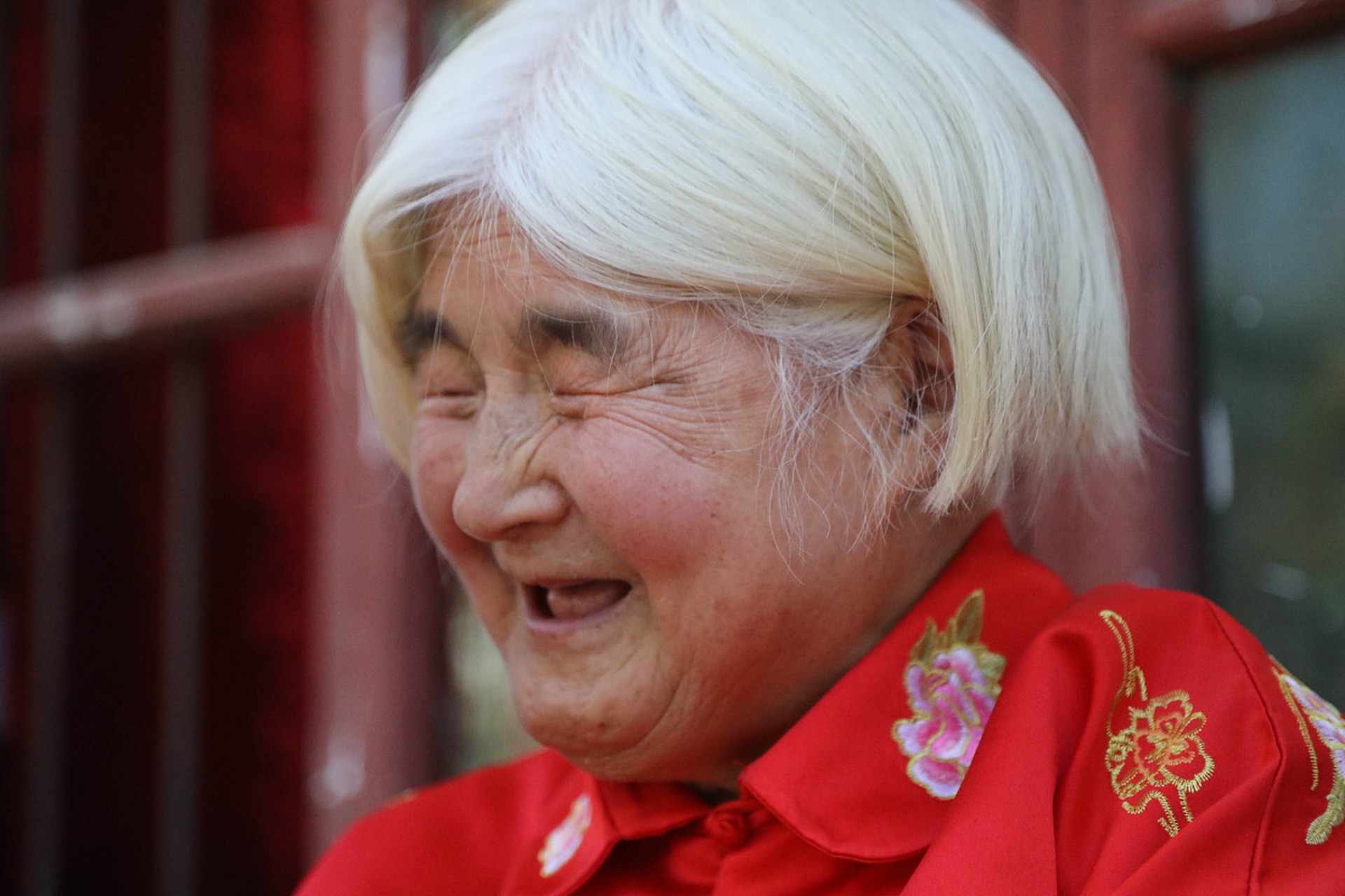 这天下午,家中来了个姑姑说帮她看孩子,谁知这一看