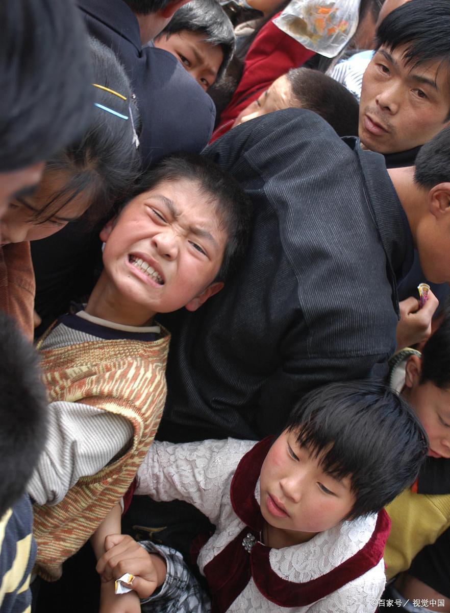 嚣张"人贩子在菜市场抓小孩"的消息迅速传播一出,是否属实?