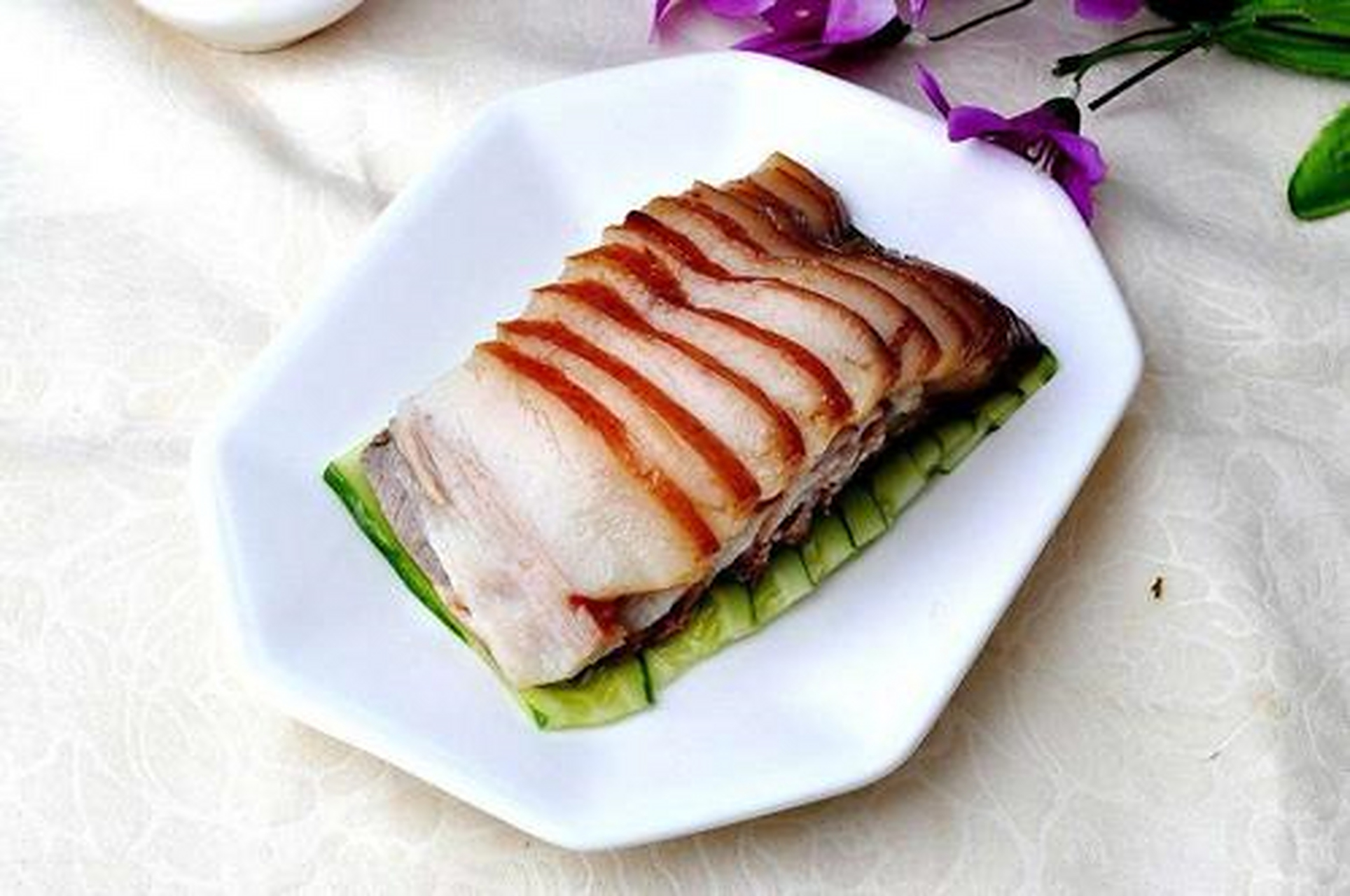 白猪头肉是一种山西长治地区具有独特风味的汉族名菜.