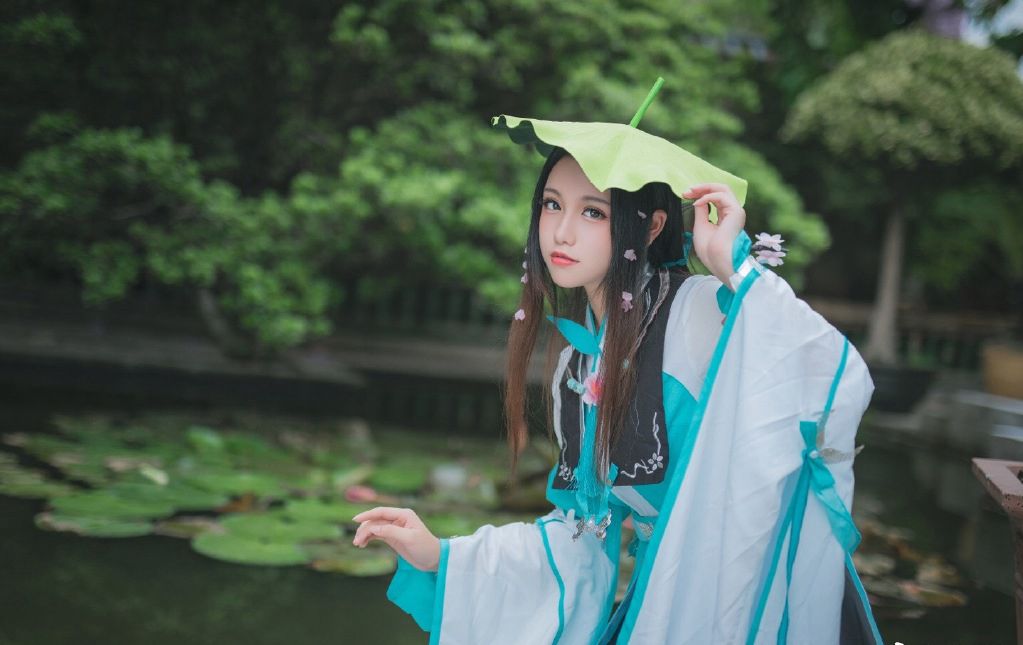 雪河琴萝:-九疑-  摄影后期:st團隊_mr導演  排       版:鱼九_九九归