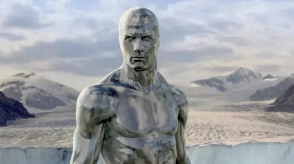 《神奇四侠2》:四位拥有"超能力"的英雄,与"银人"的故事