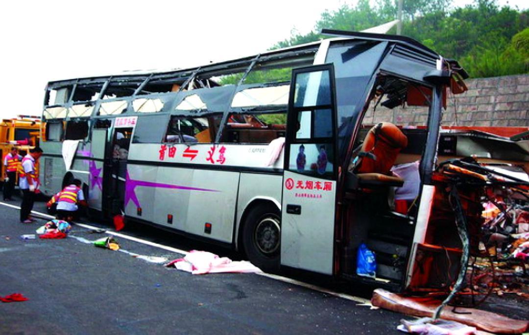 为什么能过夜的卧铺大巴被禁止出行?知道原因后,心里慌的不行