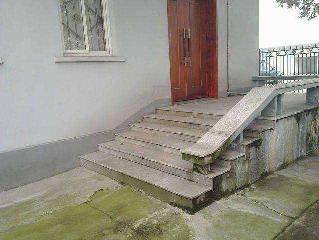 门台阶