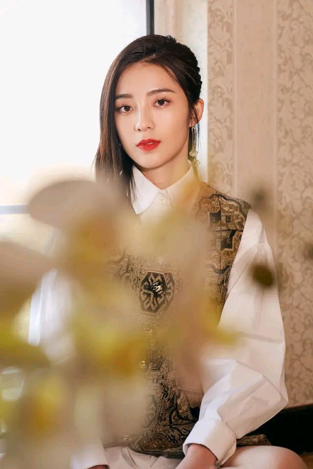 万鹏精美壁纸,甜美可爱,俏皮可人!