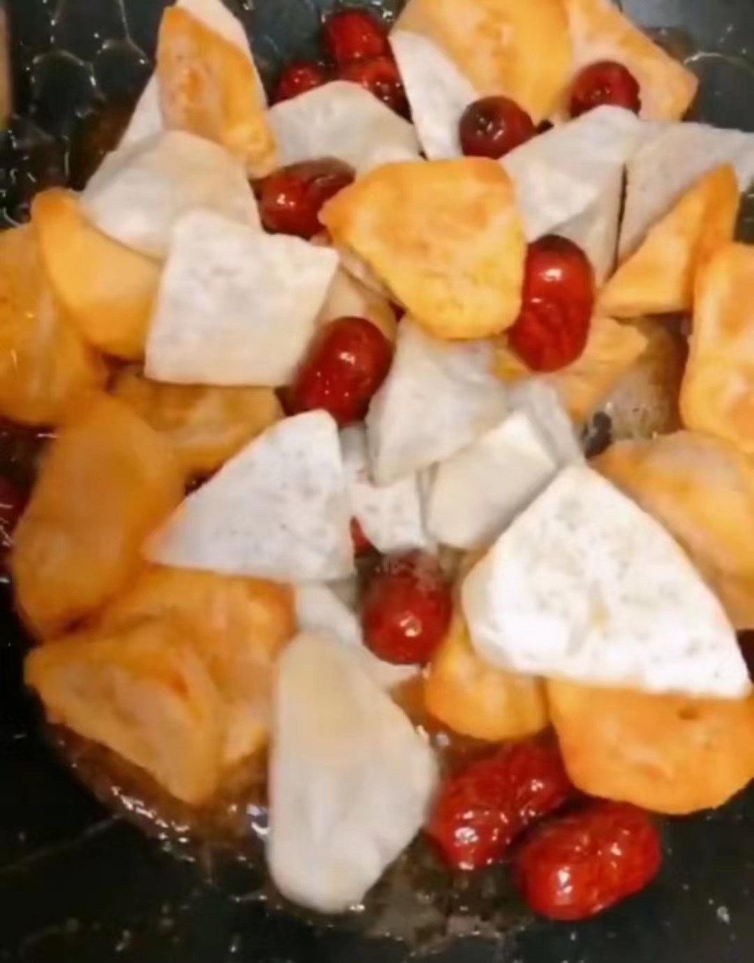 拔丝三宝的家常做法,酥脆可口,这样一盘不做够孩子吃