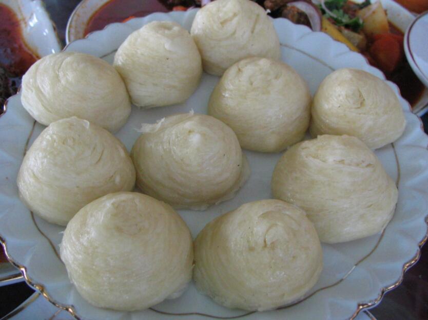 油塔子是发源于陕西的一道面食,但是最喜欢吃油塔子的地方则是新疆