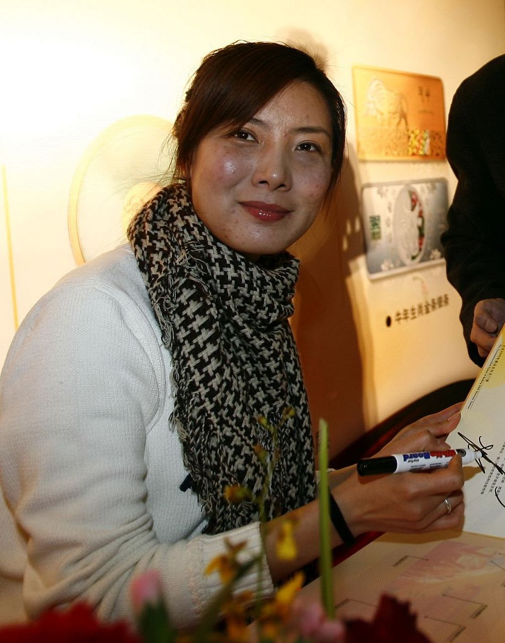2008年,北京奥运会上,26岁的杜丽对22岁的师弟庞伟说:"你向我求婚吧?