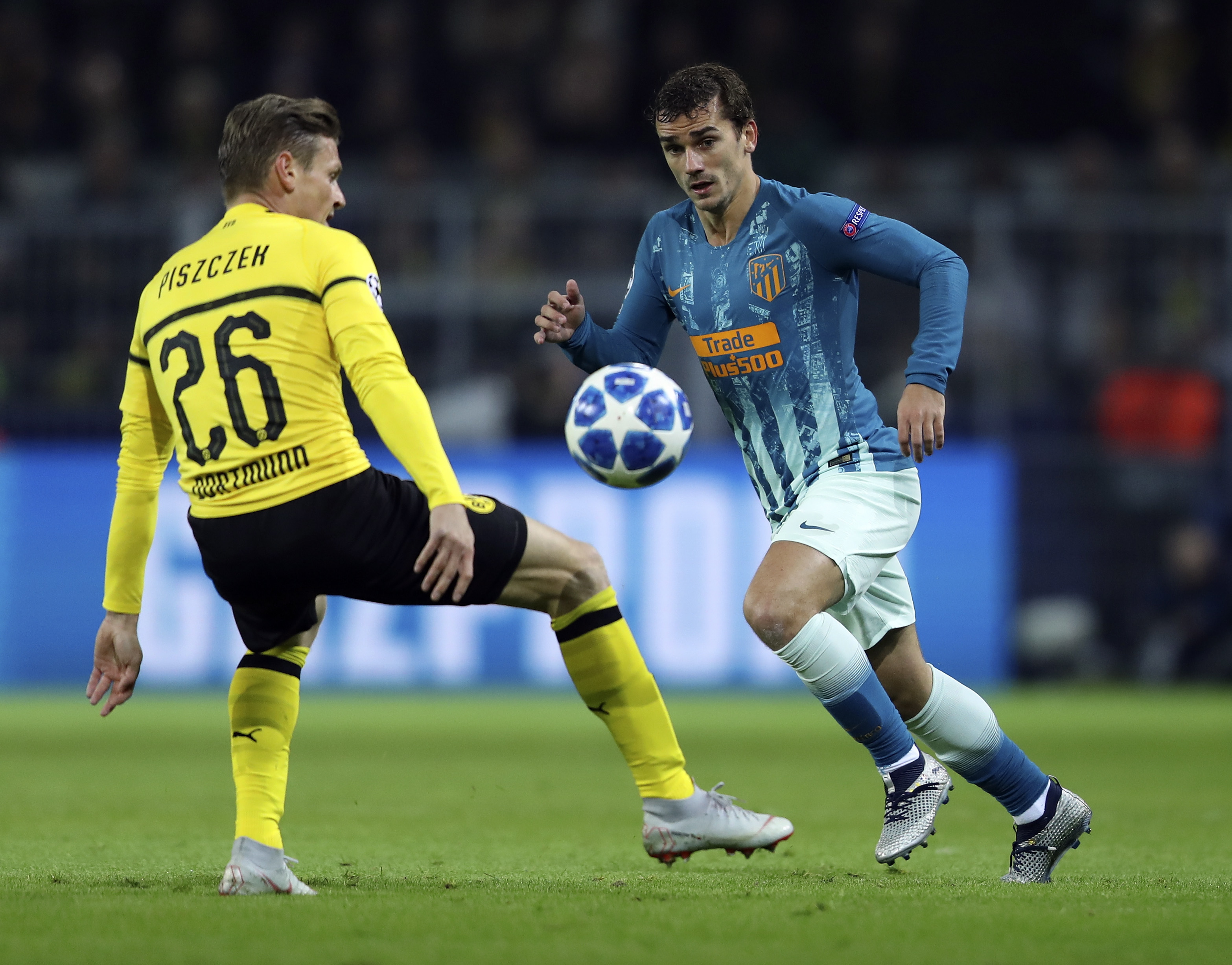 足球——欧冠联赛:多特蒙德胜马竞(2)