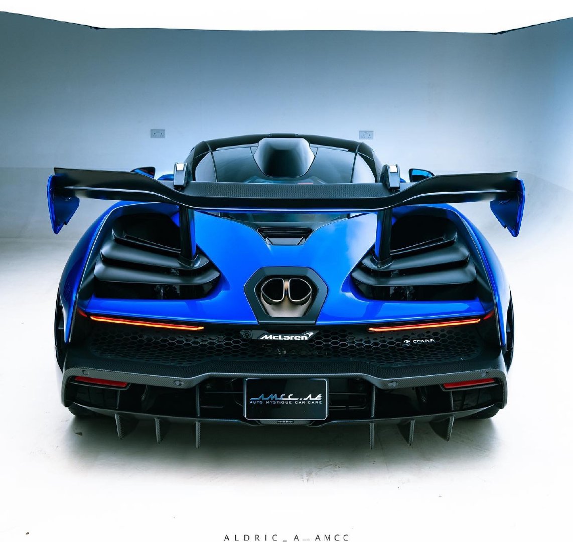 蓝色迈凯伦塞纳,红色内饰非常赞!