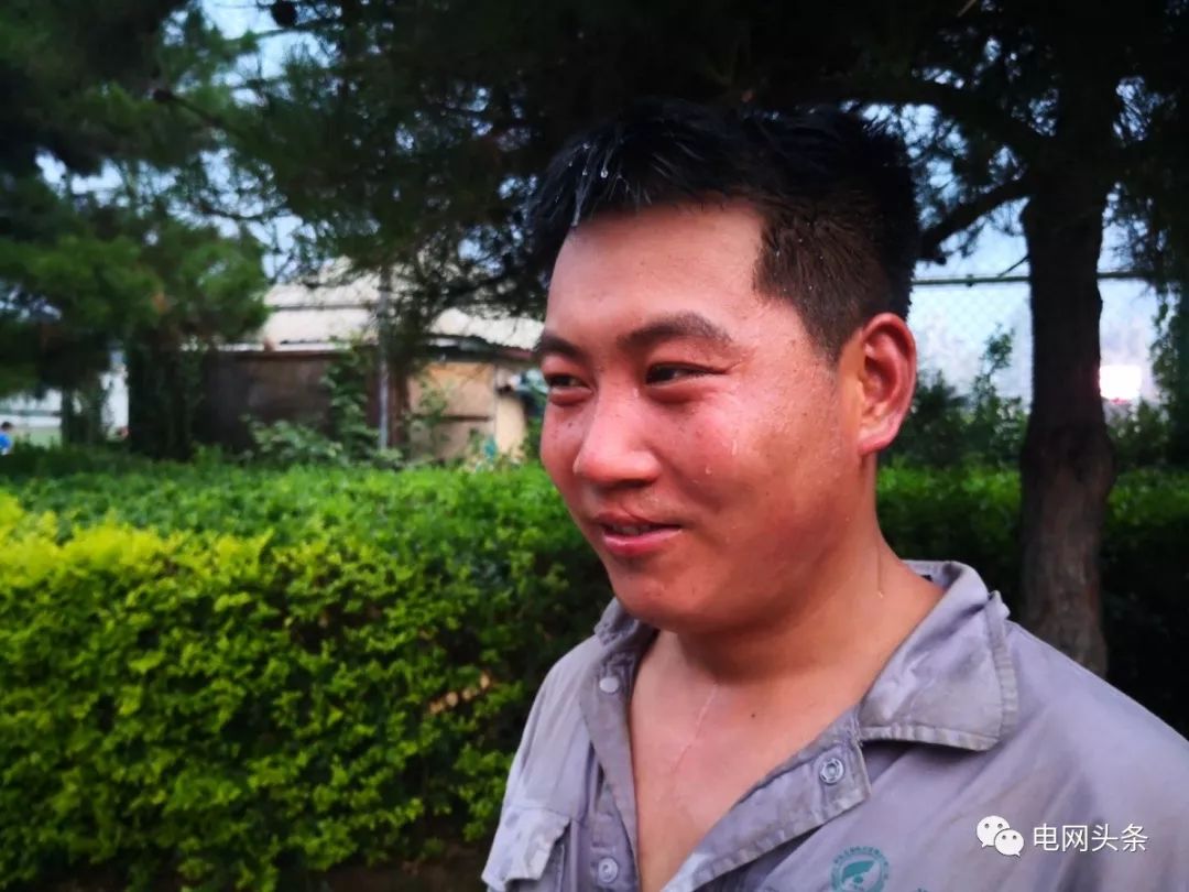 拼命给空调续命,供电职工热到受伤!